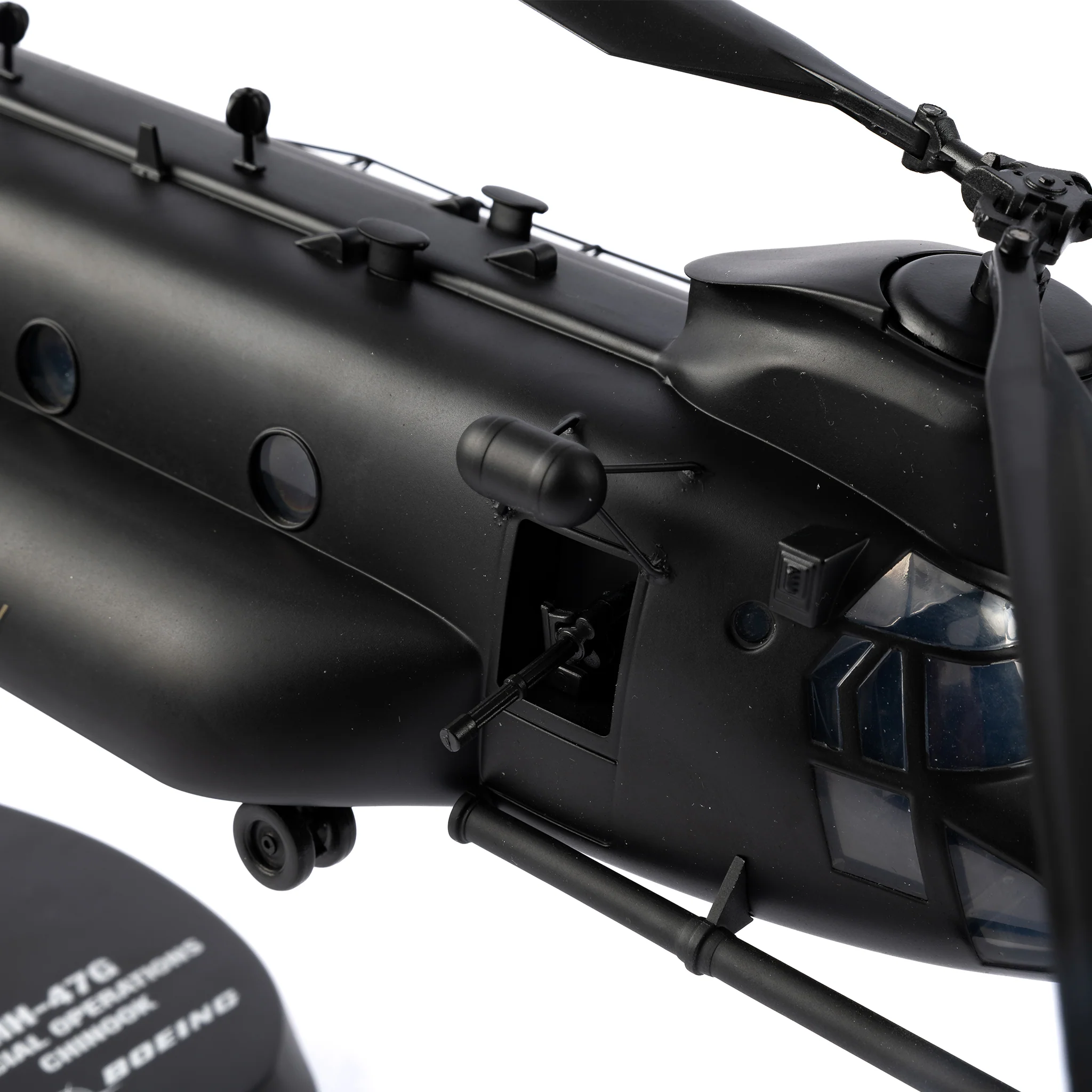 Boeing MH-47 Special Ops 1:40 Model - Image 4